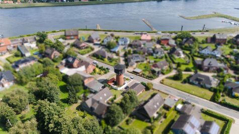 Panoramablick auf die Elbe – Wohnen im Wasserturm, 21435 Stelle-Fliegenberg, Haus